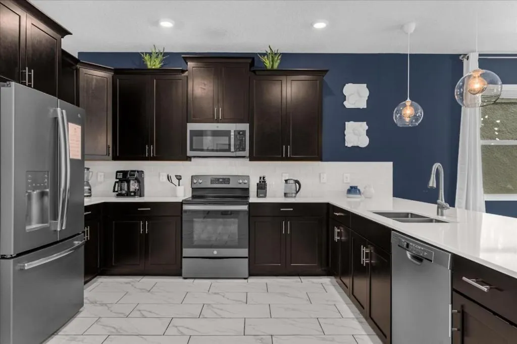 8 Bedroom- 5 Bathroom Storey 2862 Bd Kissimmee