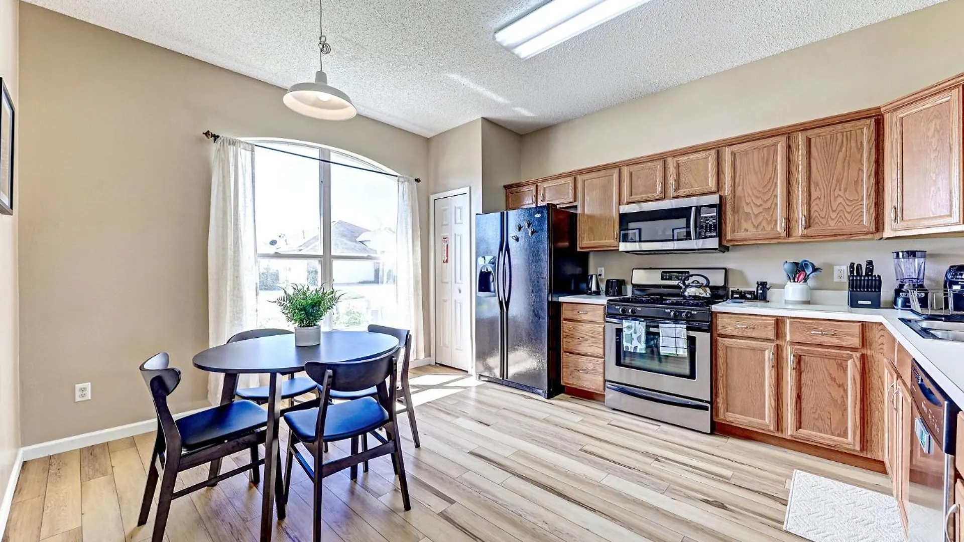 Close To 3 Bedrooms W Pool And Gameroom Holiday home