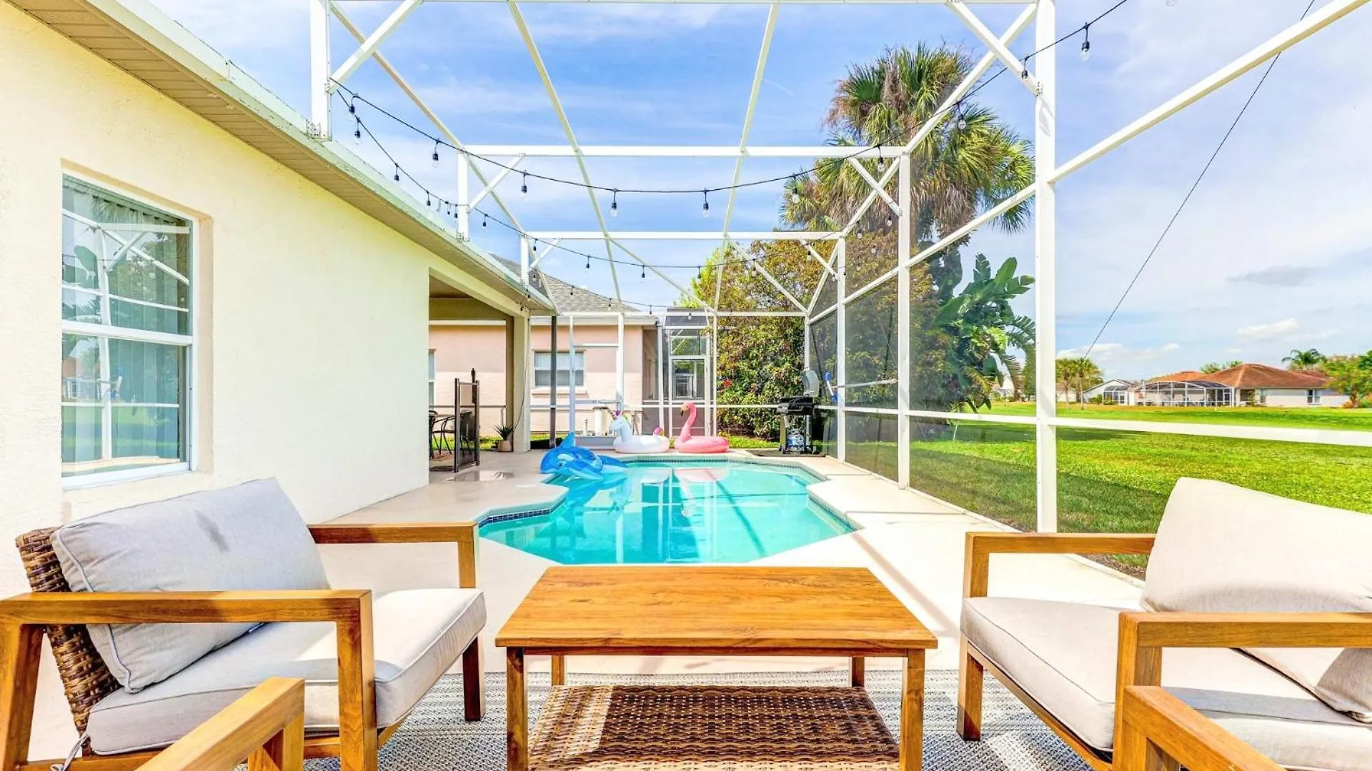 Close To 3 Bedrooms W Pool And Gameroom Holiday home