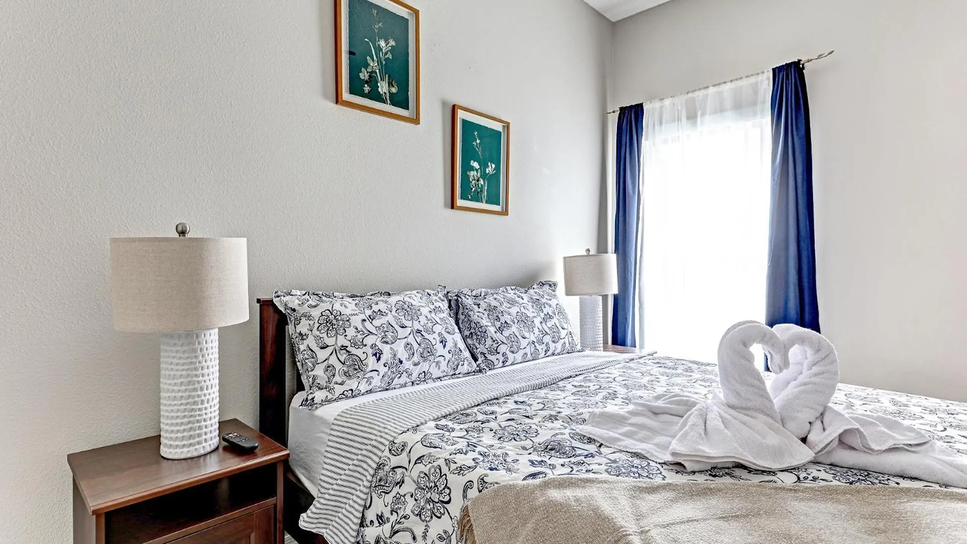 Close To 3 Bedrooms W Pool And Gameroom