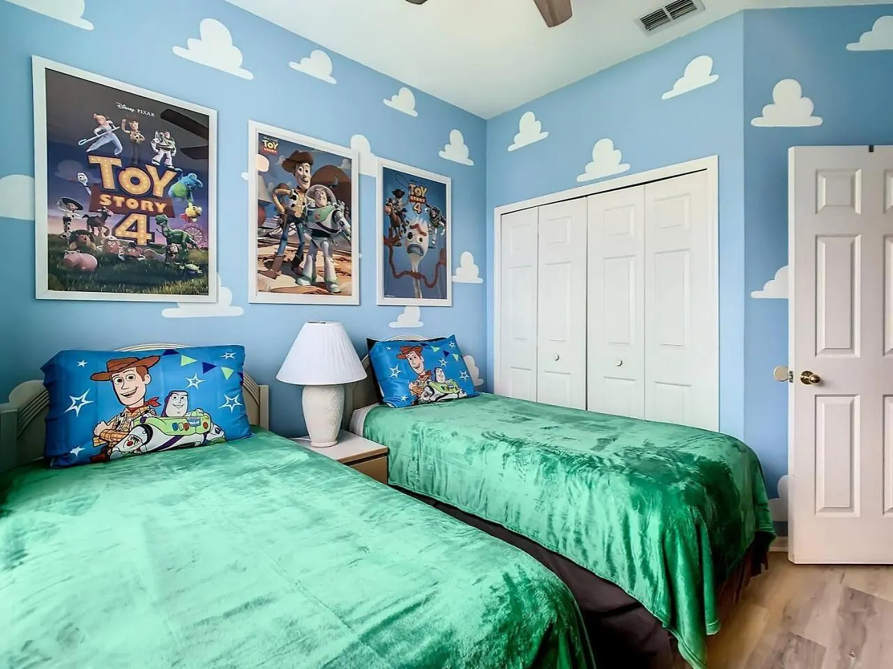 H504e Single Level Pool Themed By Kissimmee