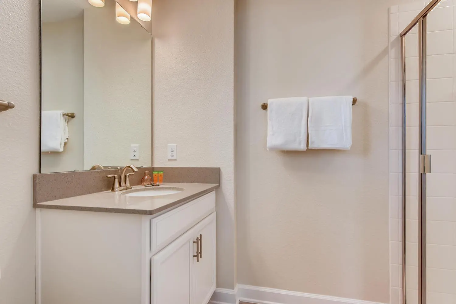 4810 Ll - 5bd Private Pool Townhome - Storey Villa Kissimmee