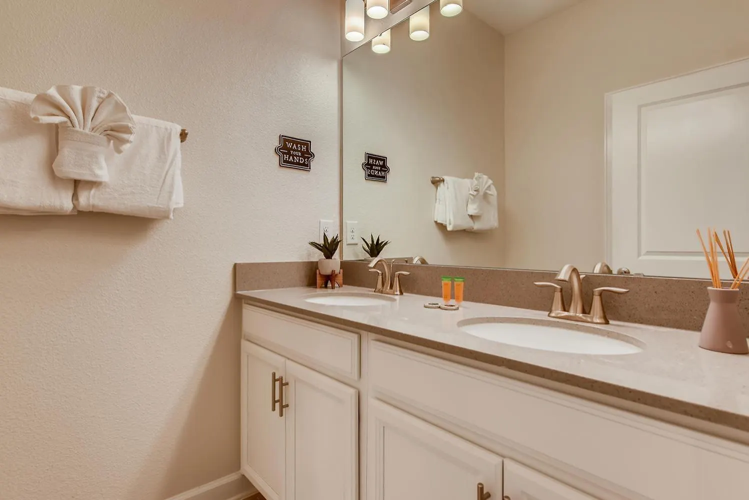 4810 Ll - 5bd Private Pool Townhome - Storey Kissimmee