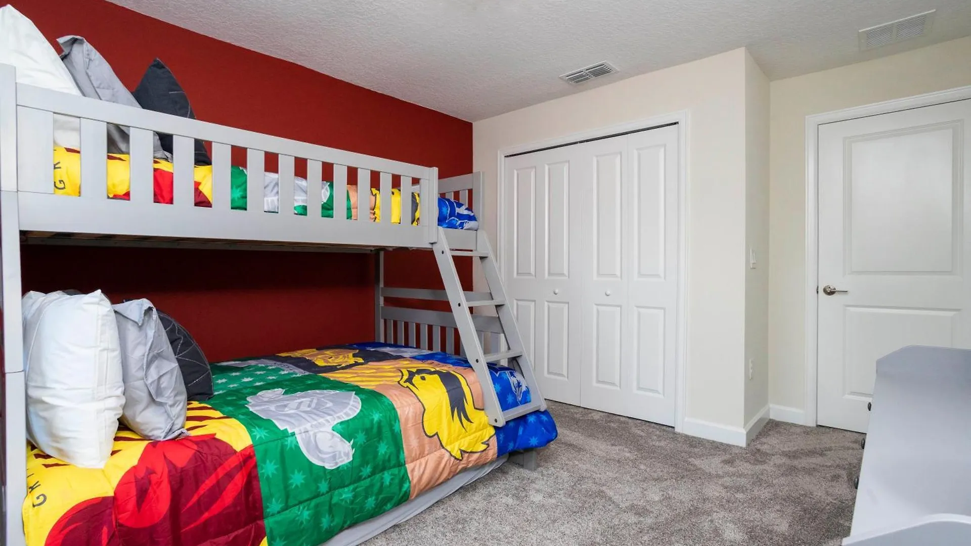 2929 Ss - Delight: 4br Pool Near Parks Villa