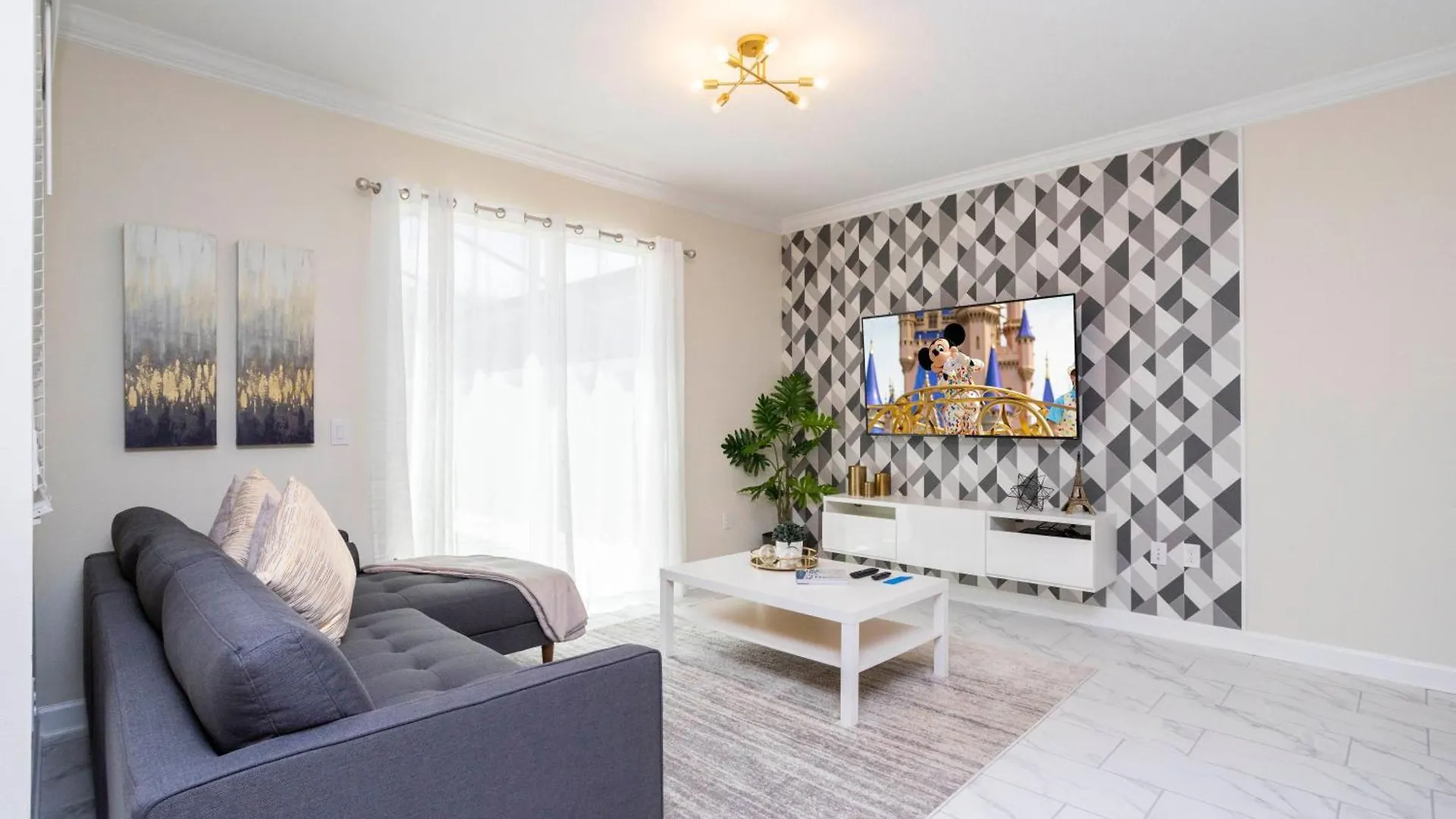 2929 Ss - Delight: 4br Pool Near Parks Villa