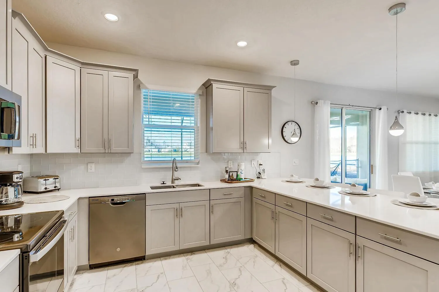 2859 Bd - Grand Luxury With A Sparkling Pool *