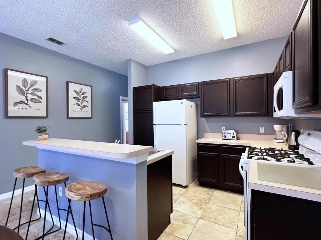 Holiday home Privacy 4 Bed 3 Bath Pool With *