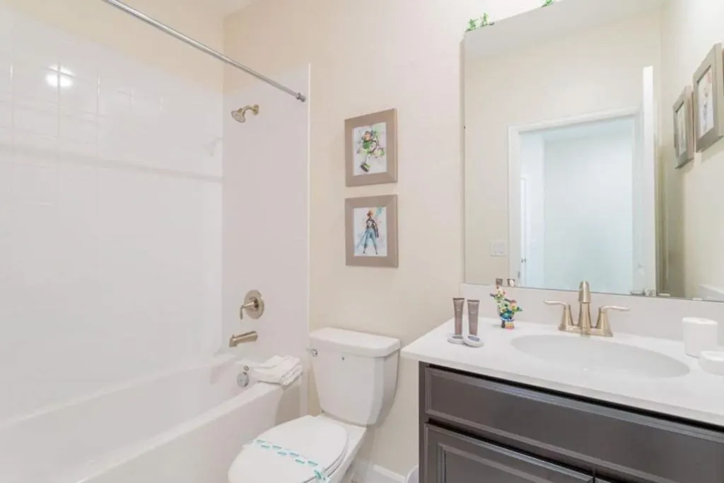 Beautiful 5 Bed Family With Game