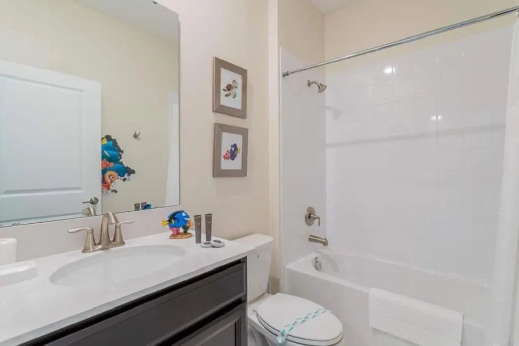 Beautiful 5 Bed Family With Game