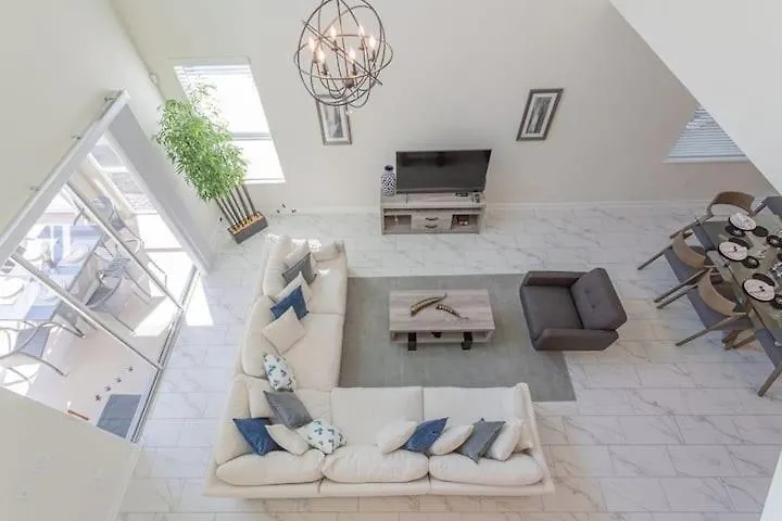 Beautiful 5 Bed Family With Game
