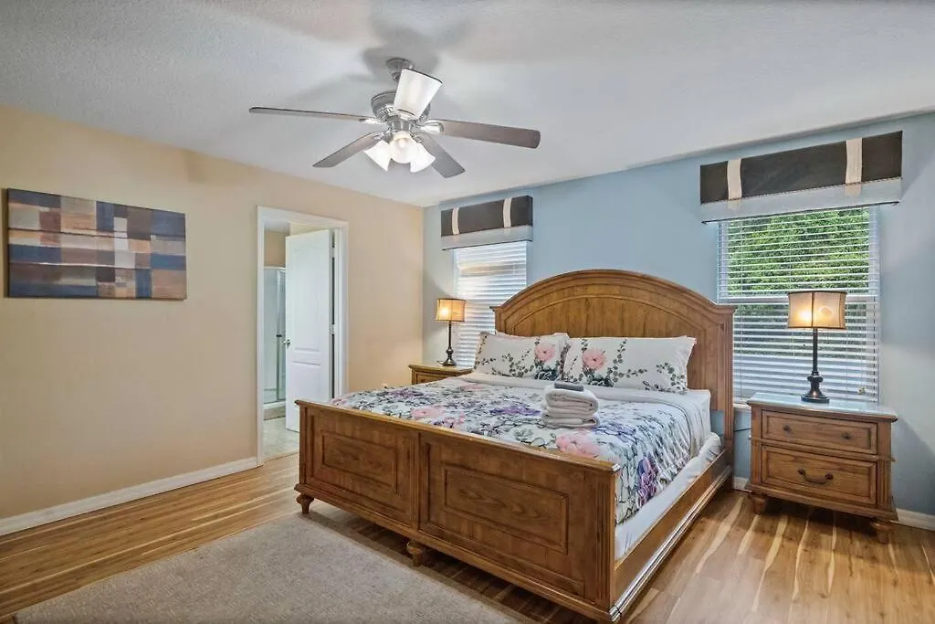 2820 Cozy Gem In With Pool *