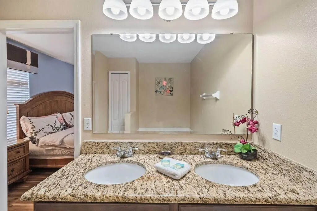 2820 Cozy Gem In With Pool Villa