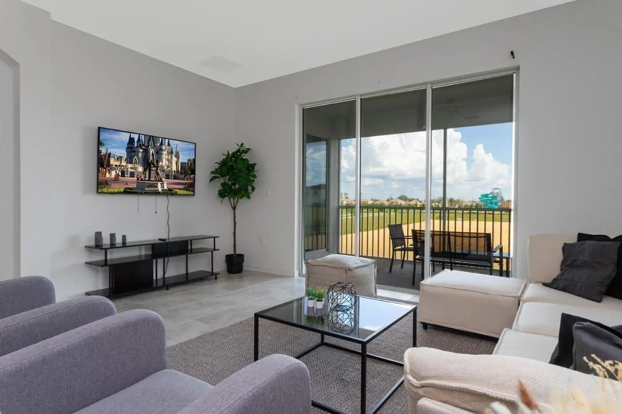 Villa 3 Bedroom 2.5 Ba Sleeps 10 Chg104 *