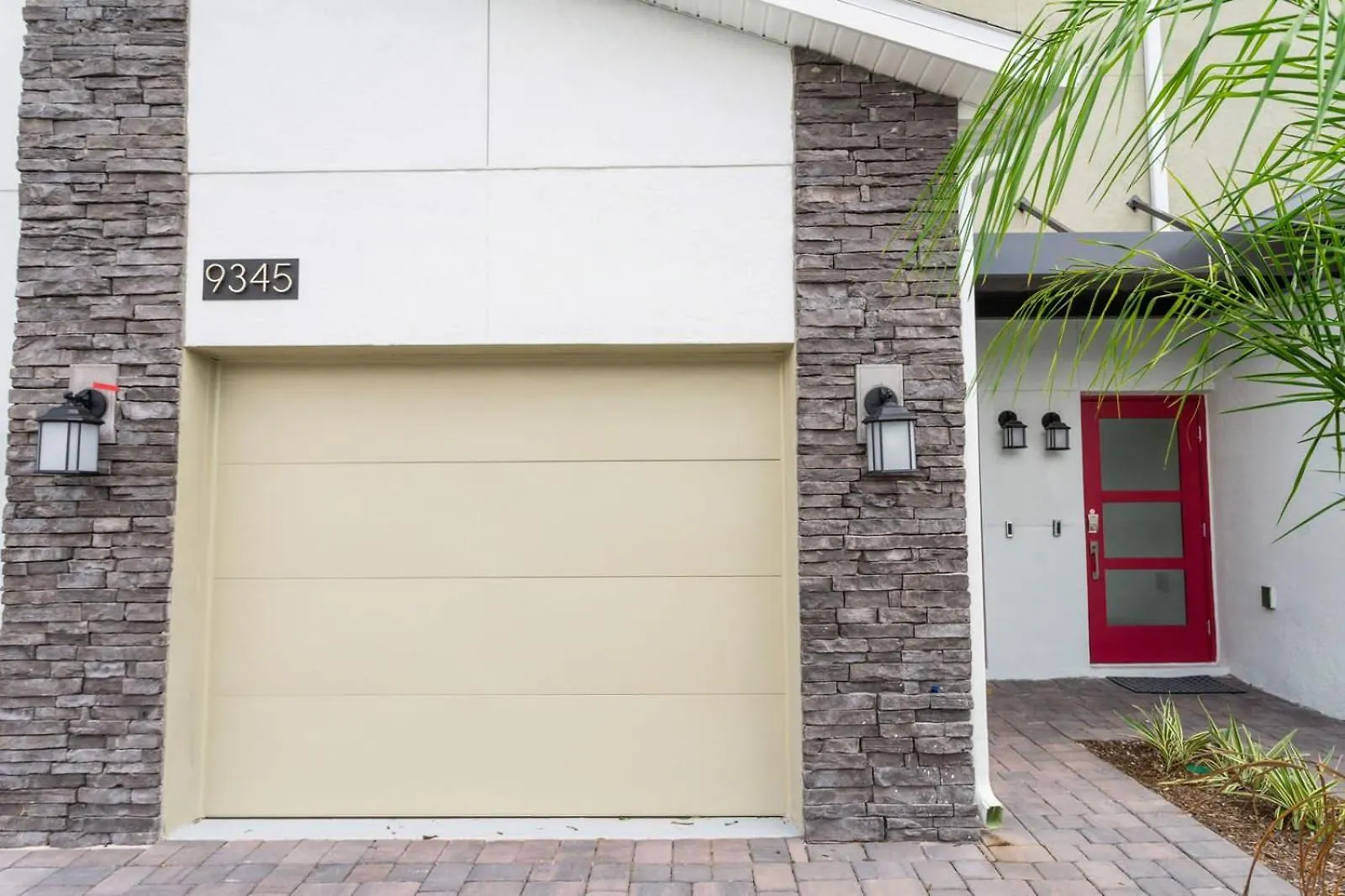 Villa 3 Bedroom 2.5 Ba Sleeps 10 Chg104