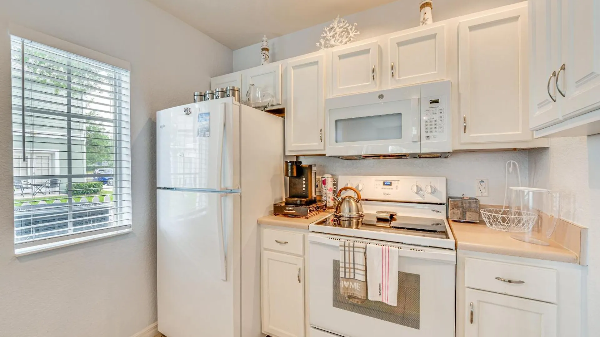 Holiday home Charming Townhome About 11 Mi To Disney! *