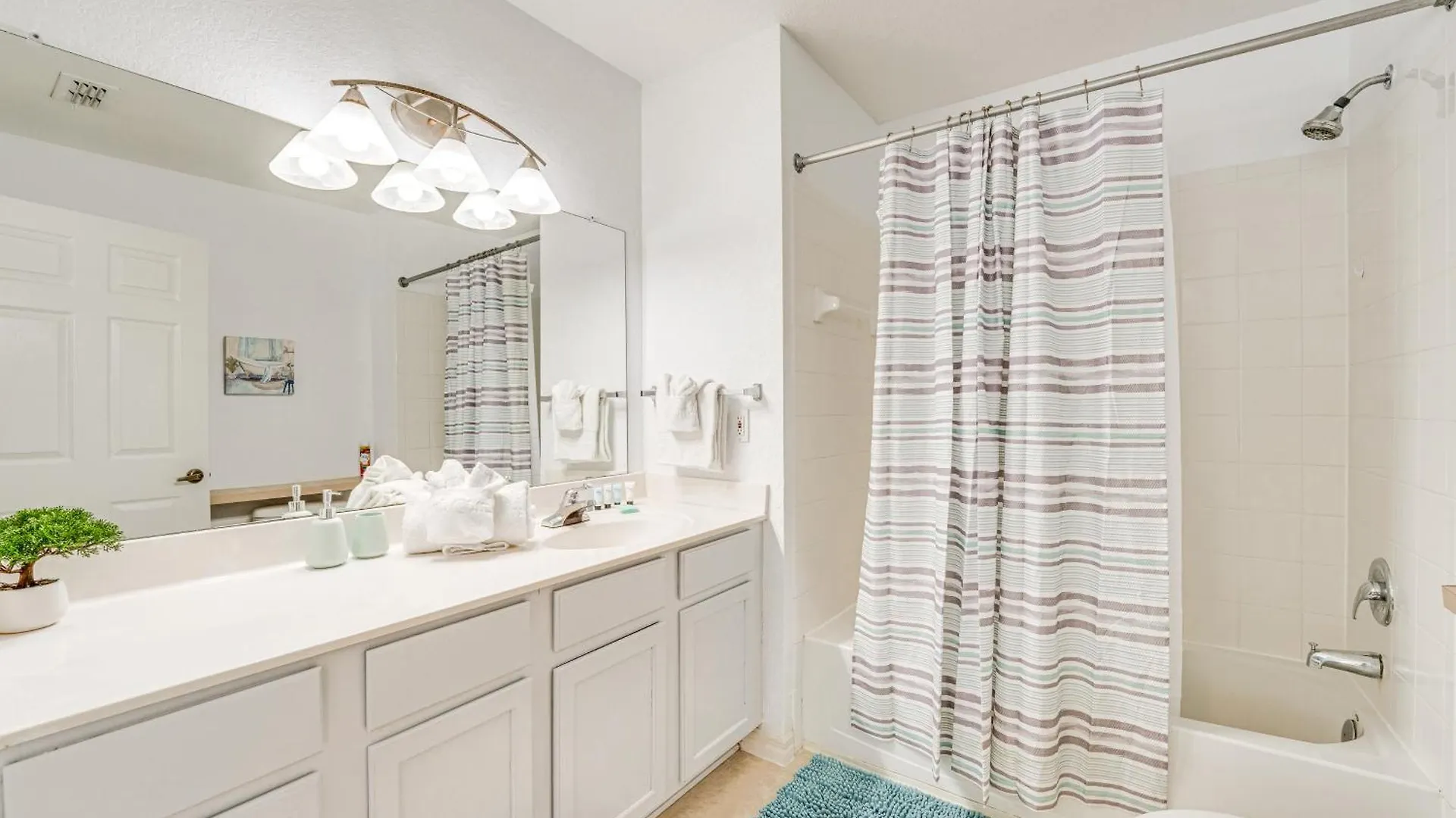 Charming Townhome About 11 Mi To Disney! Holiday home