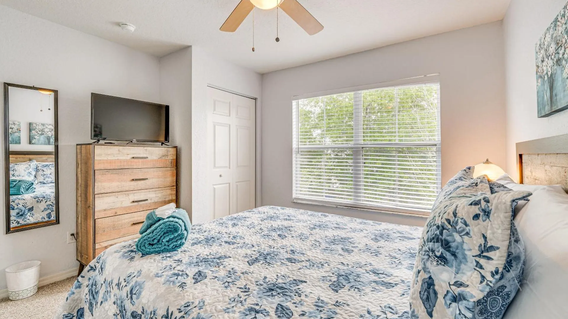 Charming Townhome About 11 Mi To Disney! *