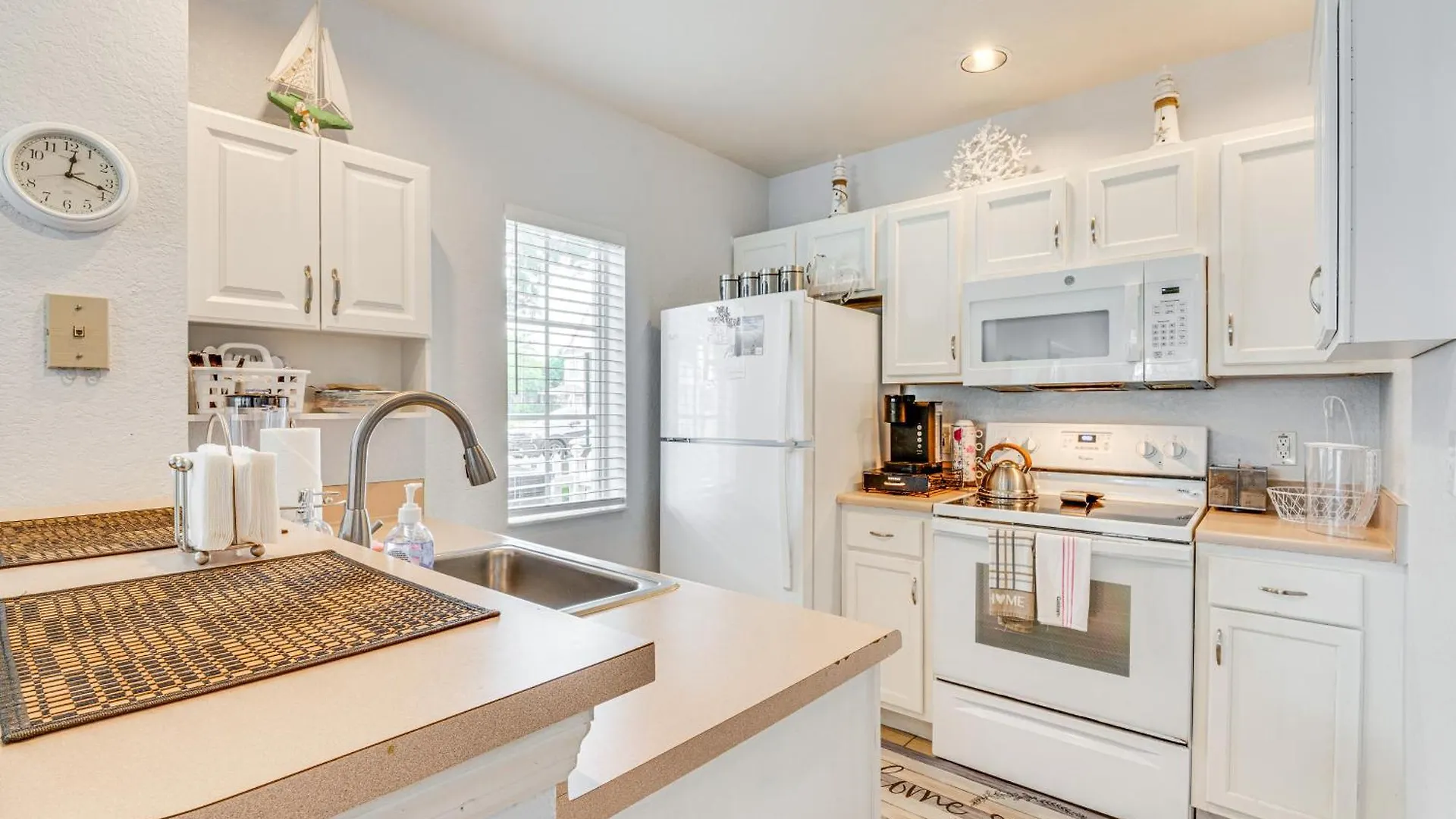 Holiday home Charming Townhome About 11 Mi To Disney!