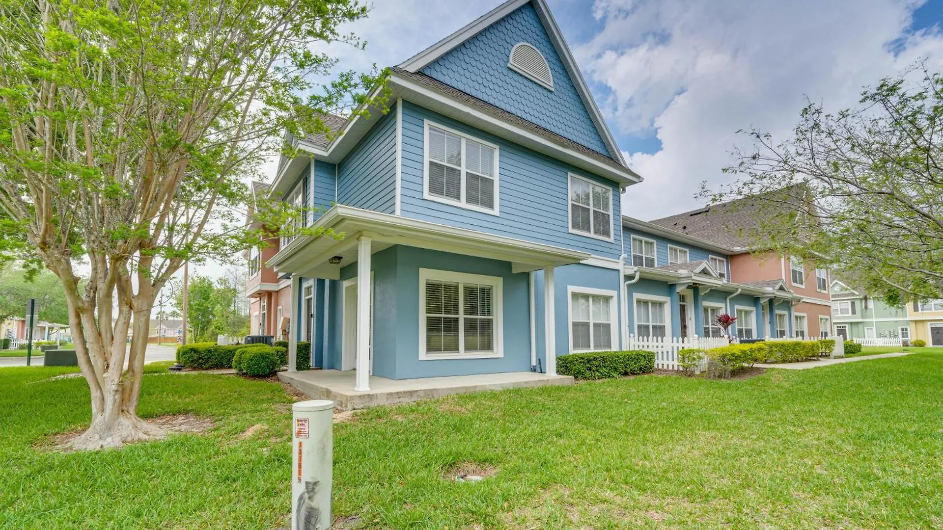 Charming Townhome About 11 Mi To Disney! *