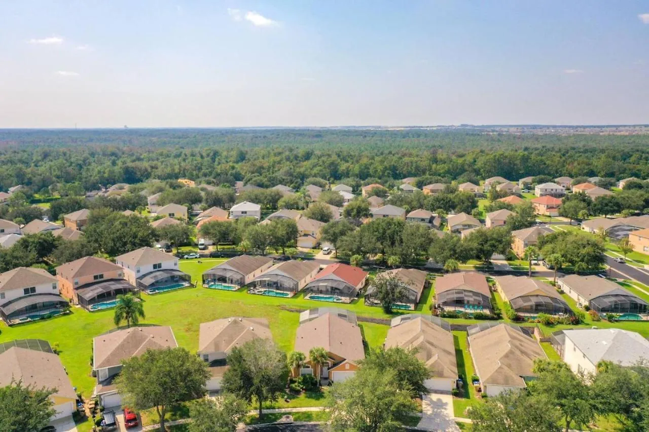 H8536 Single Level Pool 5 Bed Near
