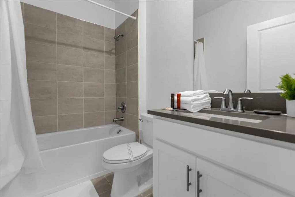 5 Bedroom- 4 Bathroom- Champions Gate 9033pt Holiday home *