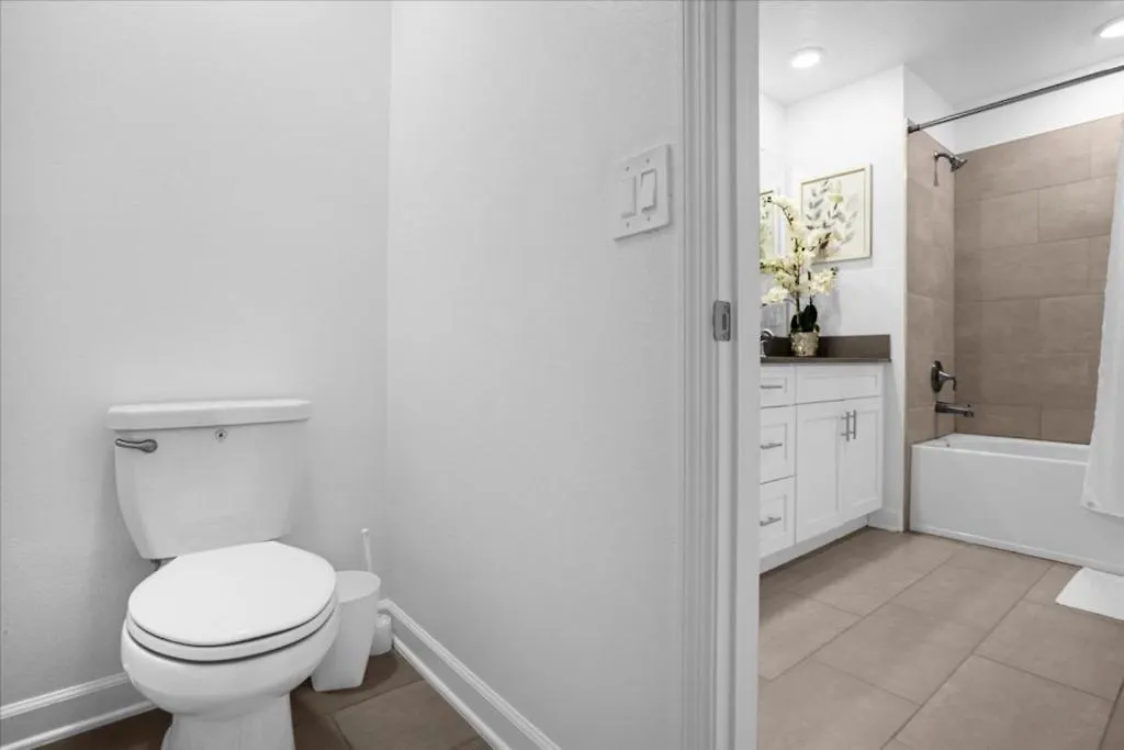 5 Bedrooms- 4 Bathrooms- Storey 2432rt New Kissimmee