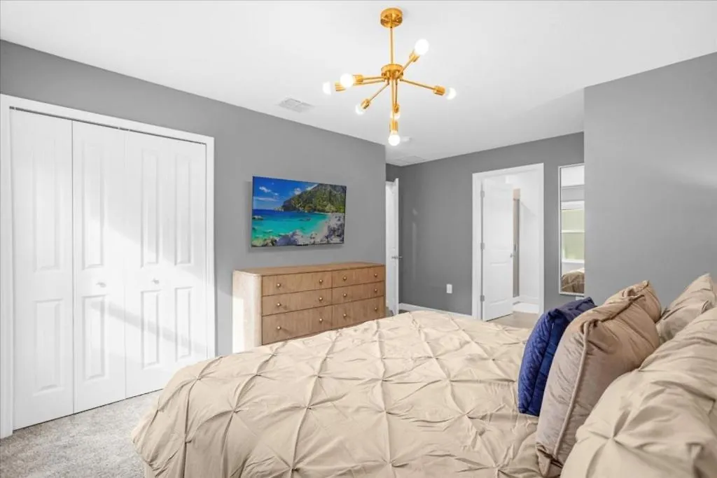 5 Bedrooms- 4 Bathrooms- Storey 2432rt New Holiday home Kissimmee