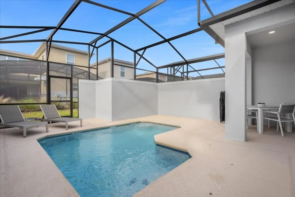 Holiday home 5 Bedrooms- 4 Bathrooms- Storey 2432rt New *