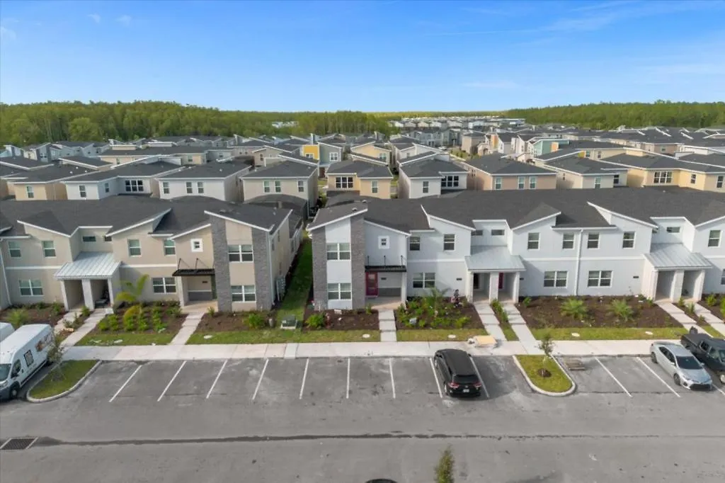 5 Bedrooms- 4 Bathrooms- Storey 2432rt New *