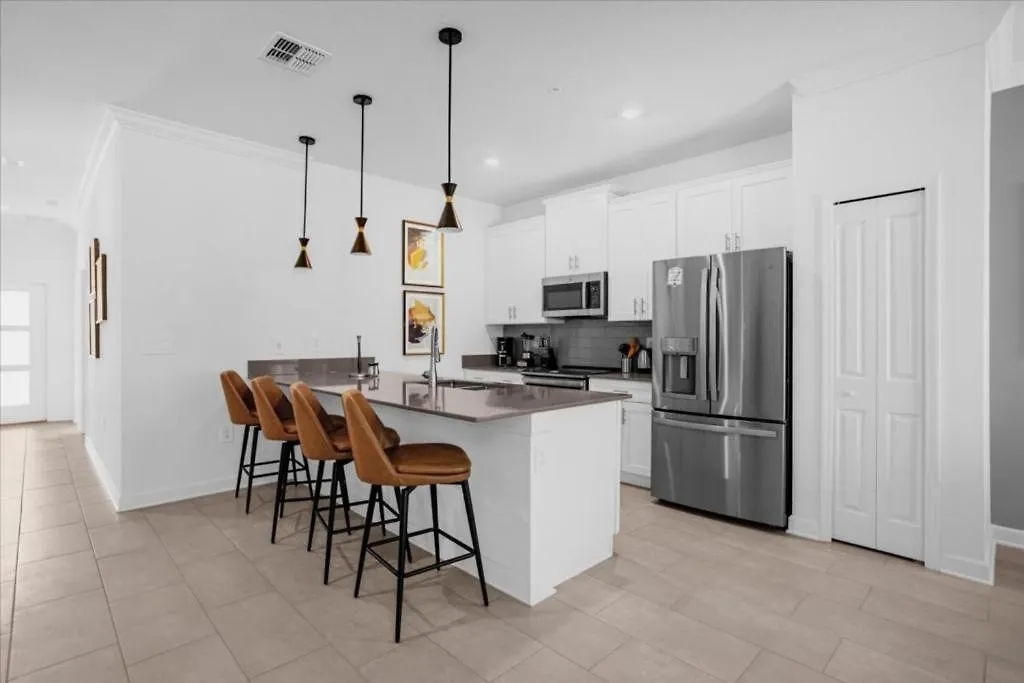 5 Bedrooms- 4 Bathrooms- Storey 2432rt New *