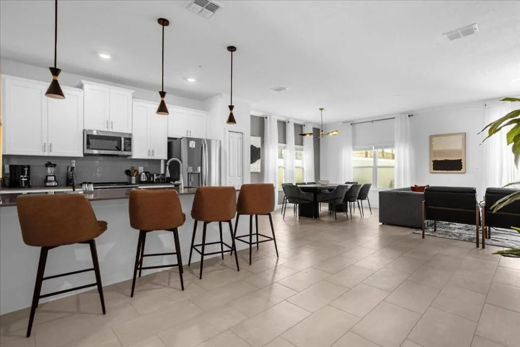 5 Bedrooms- 4 Bathrooms- Storey 2432rt New