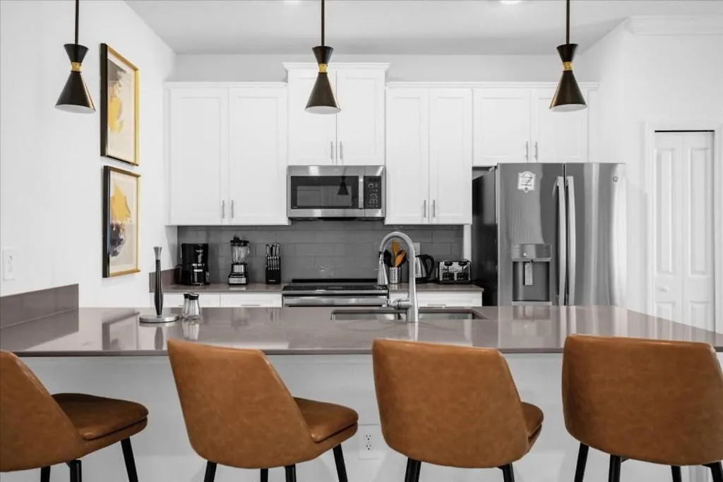 5 Bedrooms- 4 Bathrooms- Storey 2432rt New * Kissimmee