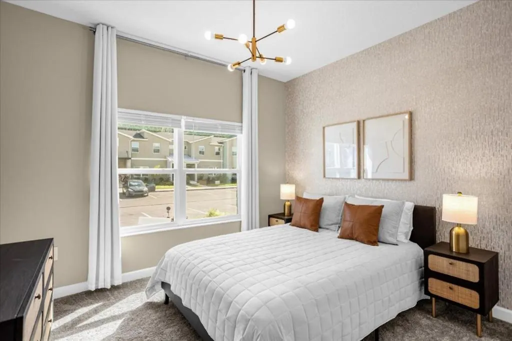 5 Bedrooms- 4 Bathrooms- Storey 2432rt New *
