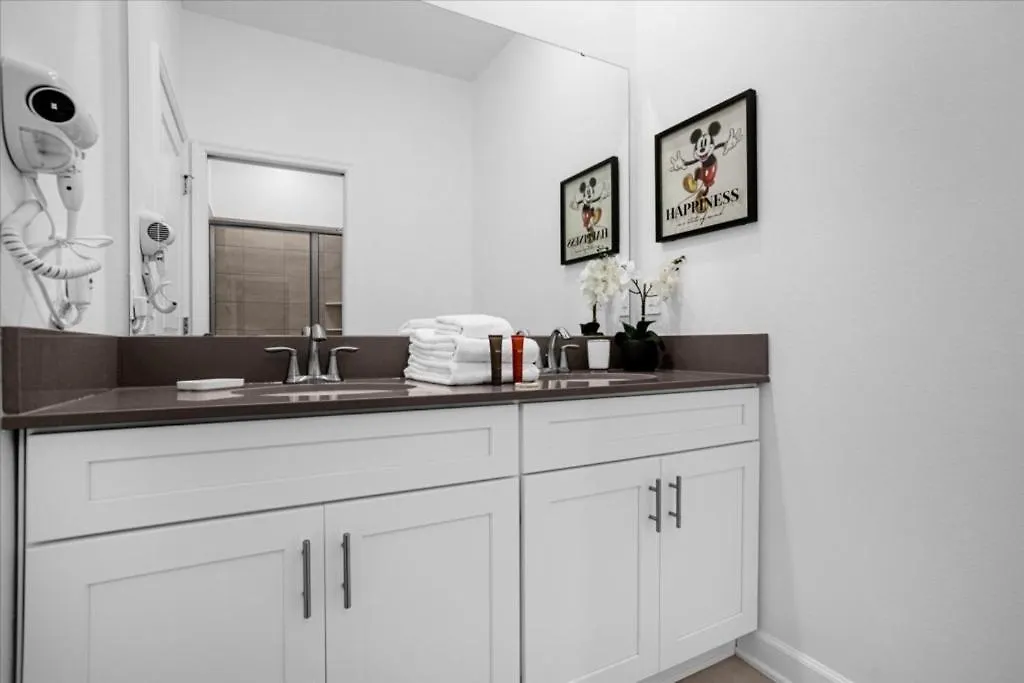 5 Bedrooms- 4 Bathrooms- Storey 2432rt New * Kissimmee