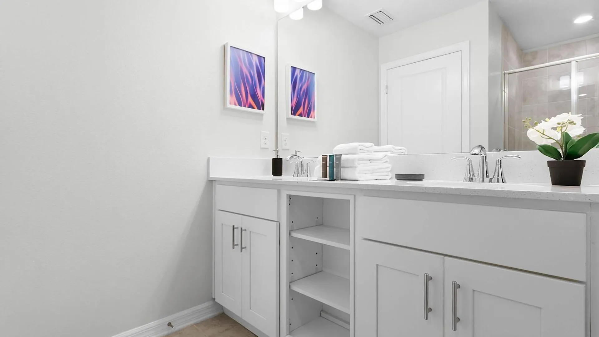 2 Bedroom- 2 Bathroom Storey 3120-103 Pc Apartment Kissimmee