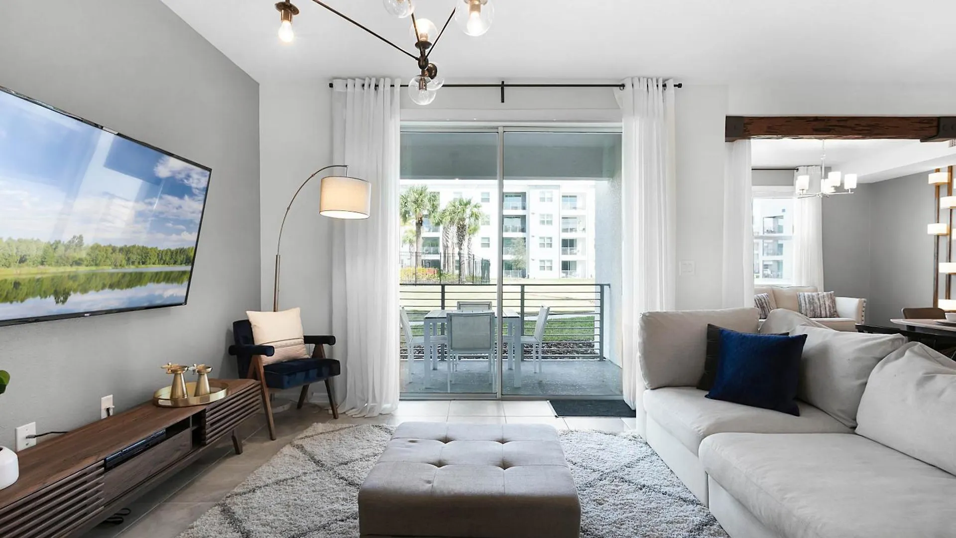 2 Bedroom- 2 Bathroom Storey 3120-103 Pc Apartment Kissimmee