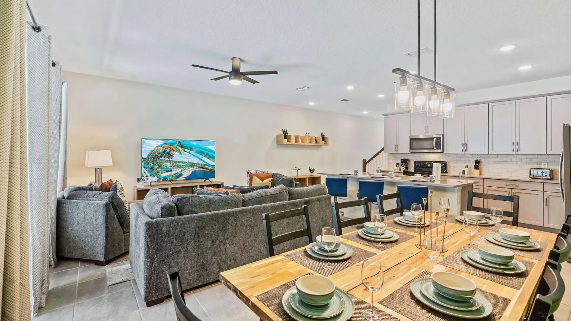 1832 Tropical Palms Circle