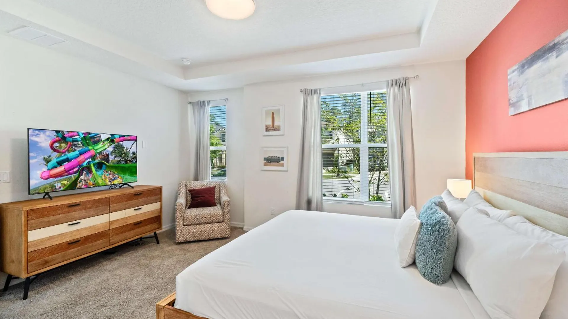 1832 Tropical Palms Circle *
