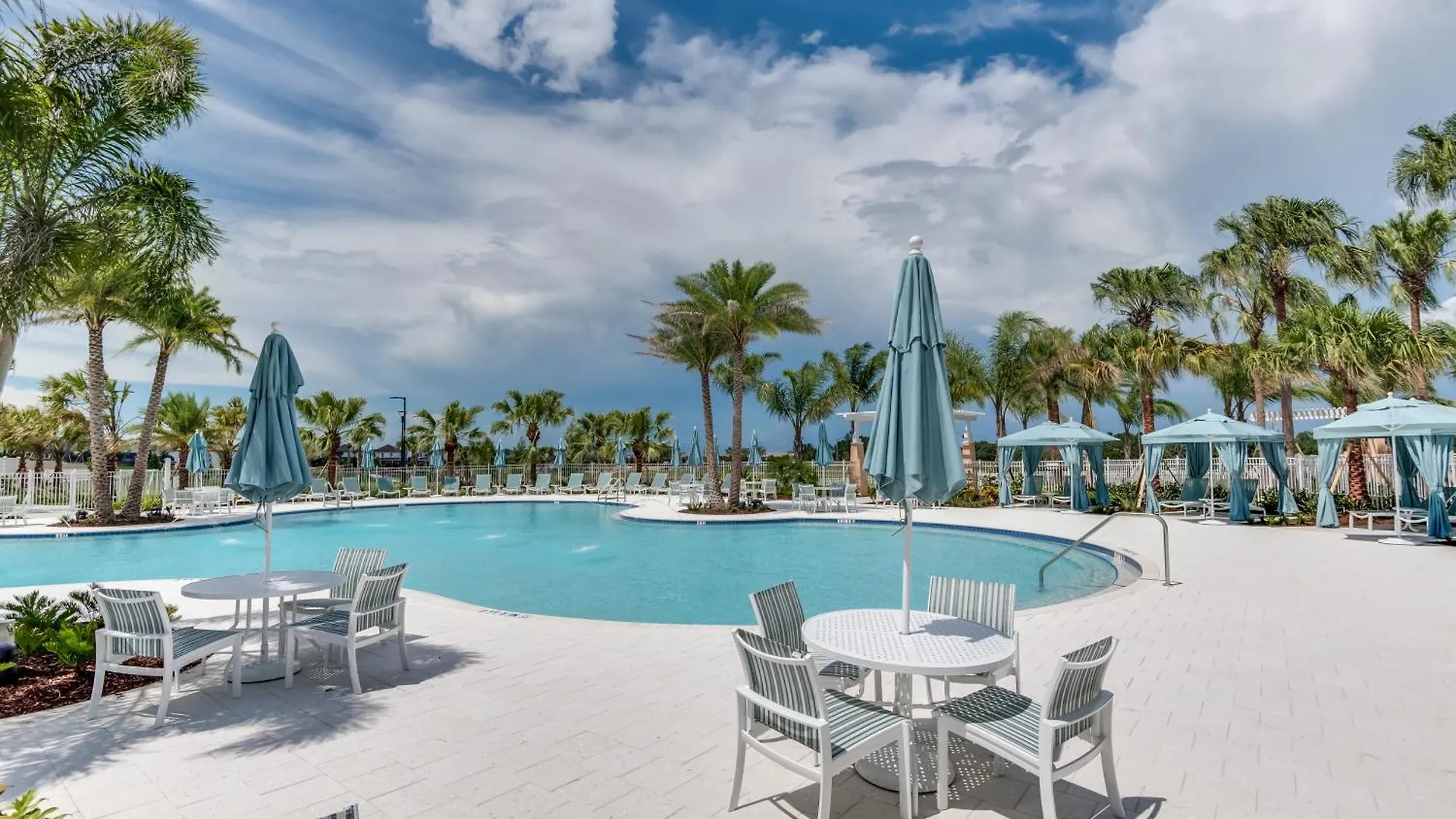 1832 Tropical Palms Circle *