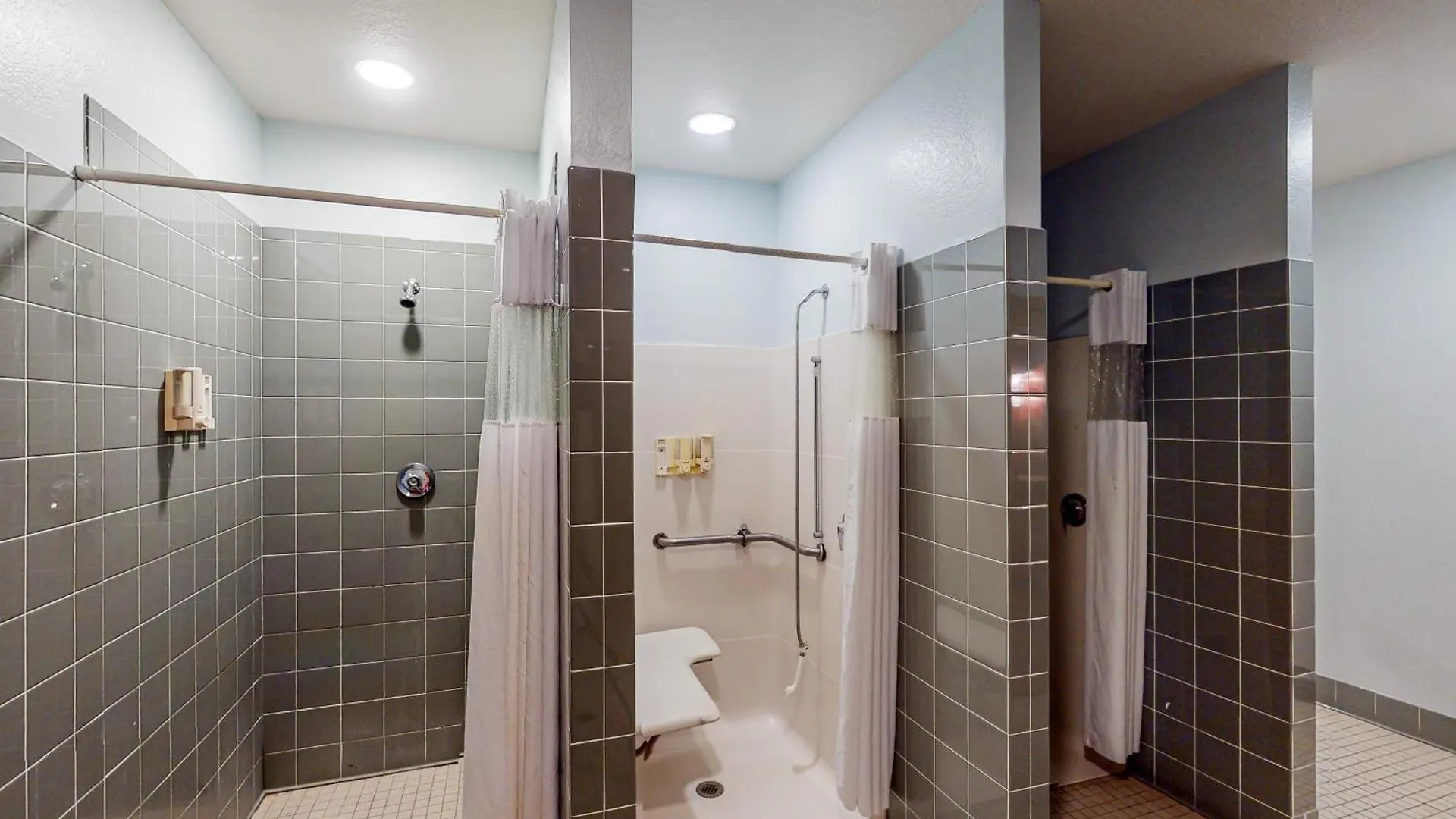 Bahama Bay 18702 Apartment