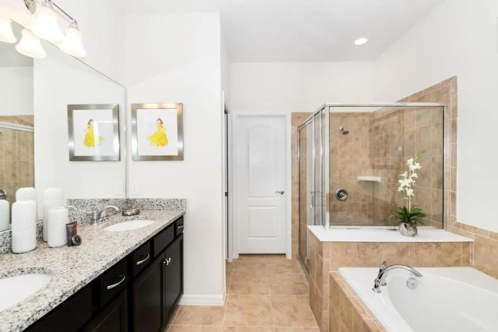 5 Bedrooms- 5,5 Bathrooms- Windsor 1836 Gd Kissimmee