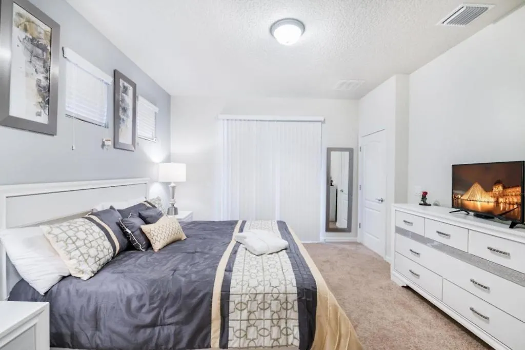 5 Bedrooms- 5,5 Bathrooms- Windsor 1836 Gd Holiday home