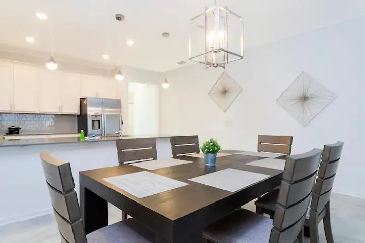 度假居 3 Bedroom 2.5 Ba Sleeps 8 Chg105 *