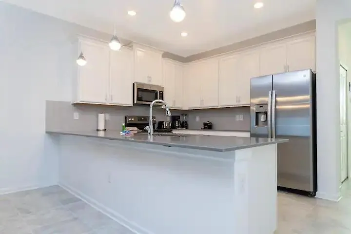 度假居 3 Bedroom 2.5 Ba Sleeps 8 Chg105