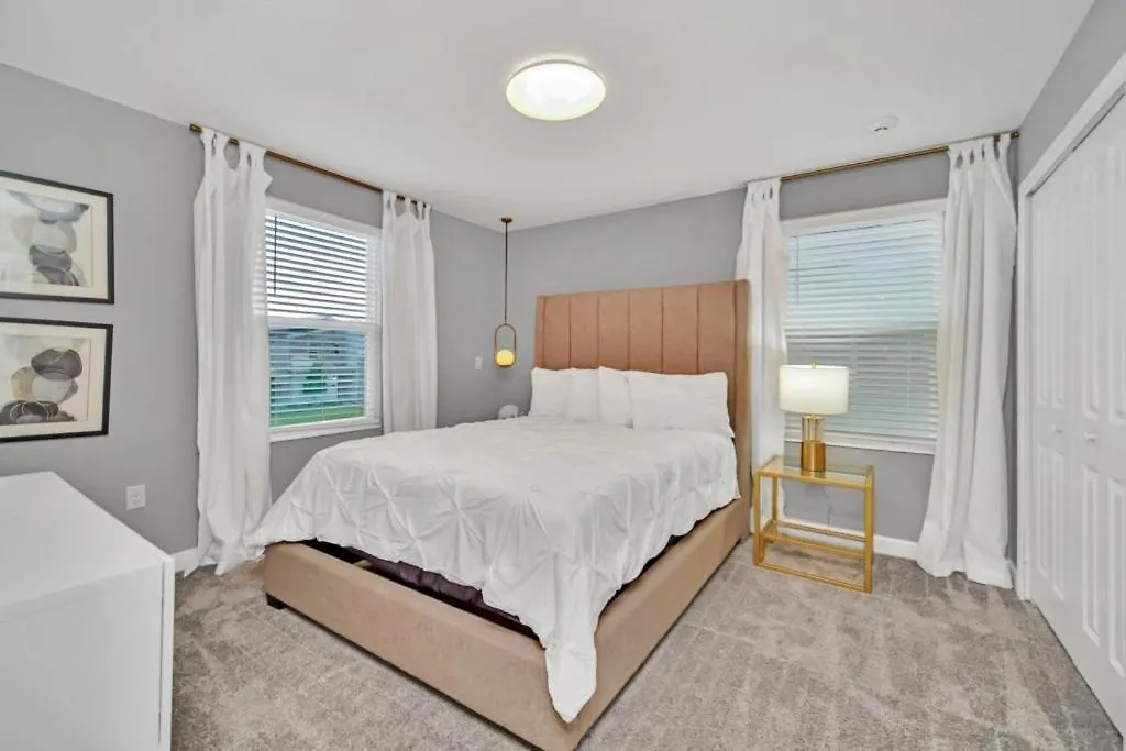 9 Bedroom Family 8 Minutes To Stl119 Holiday home *