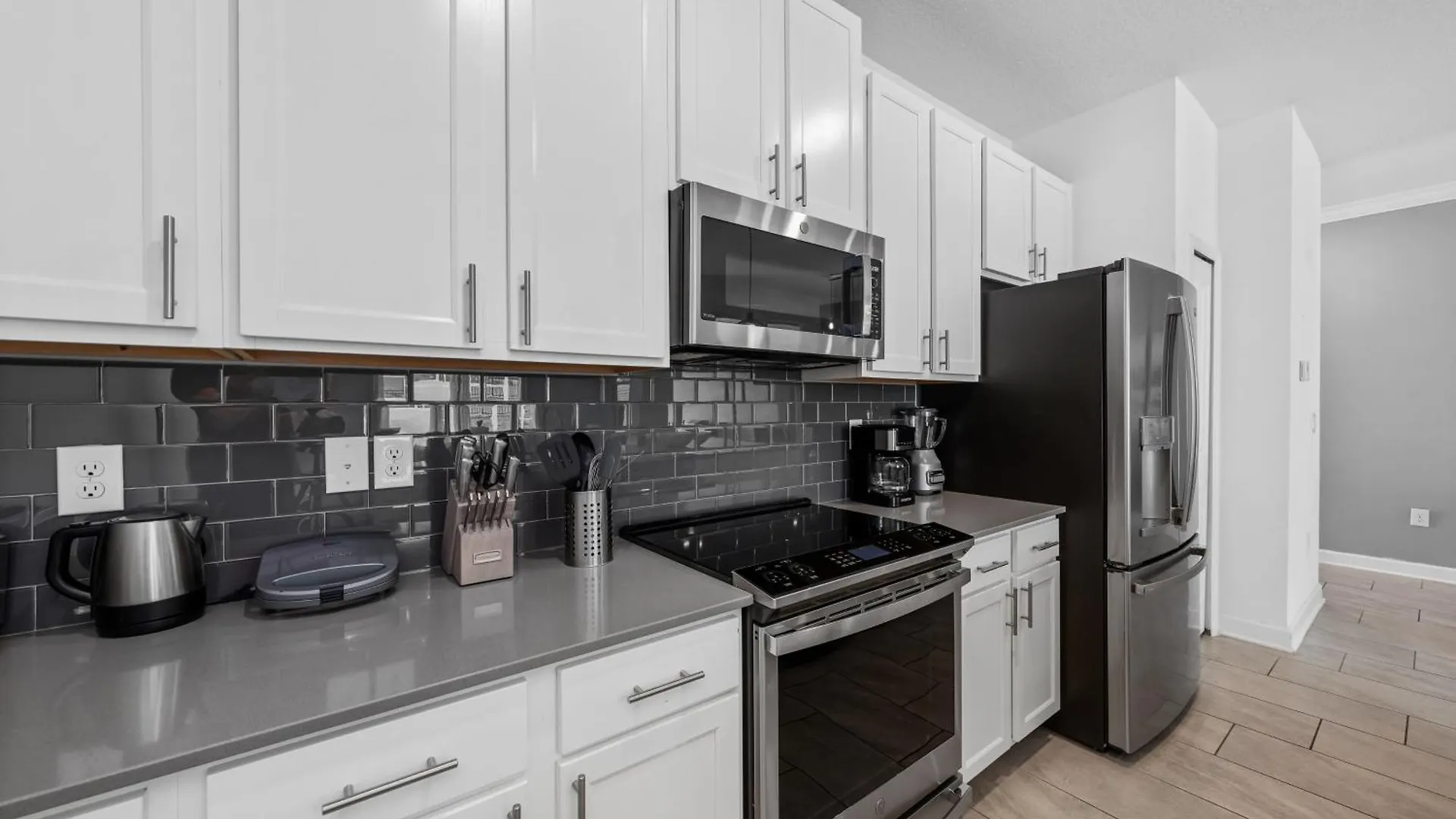 4 Bedroom Townhome Free Access To Amazing Chg109