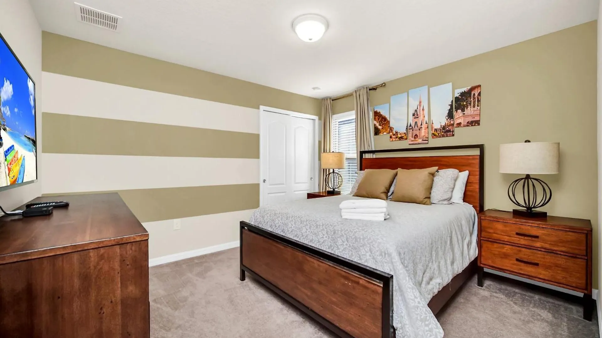 Modern Home, Private Pool. Sleeps 15 Ww102 Holiday home Kissimmee