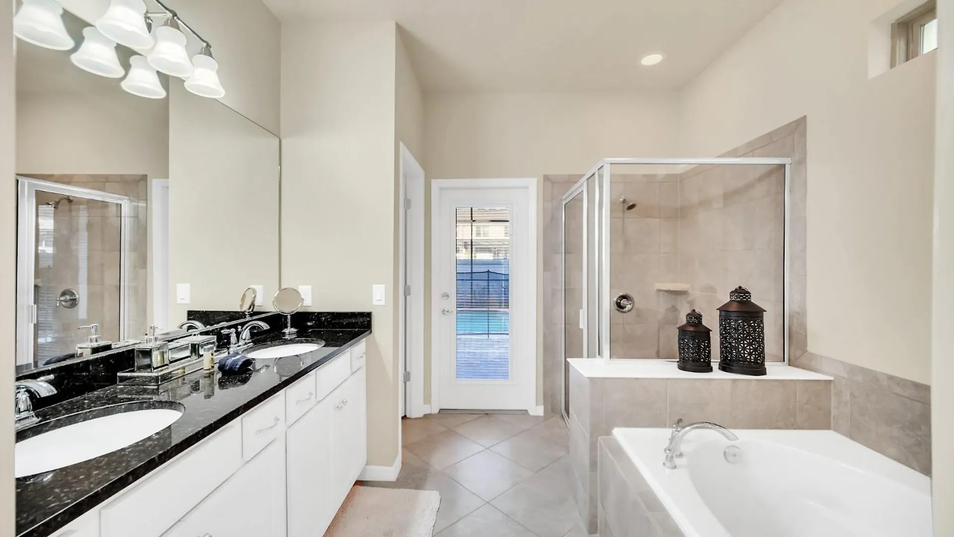Glamorous Home, Private Pool Sleeps 14 Ww103 基西米