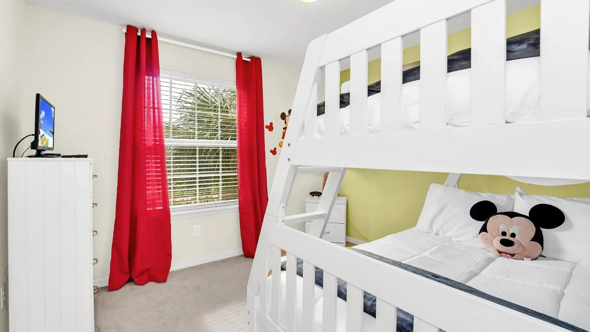2027 Md - Windsor Westside Tranquil Haven