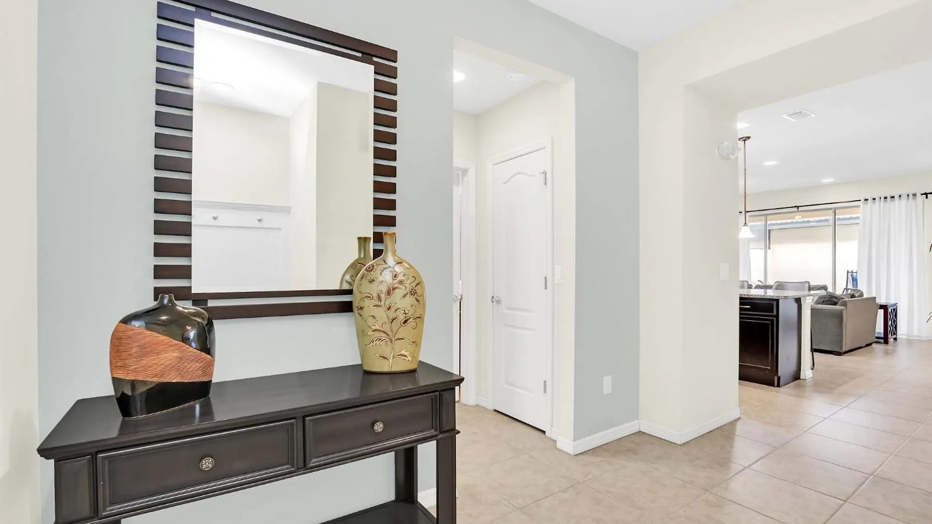 2027 Md - Windsor Westside Tranquil Haven
